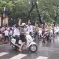 Khó giải quyết ùn tắc trước cổng trường